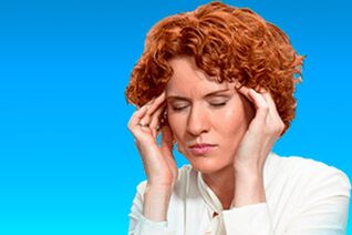 Les maux de tête avec pulsation sont le signe d'un deuxième degré d'hypertension